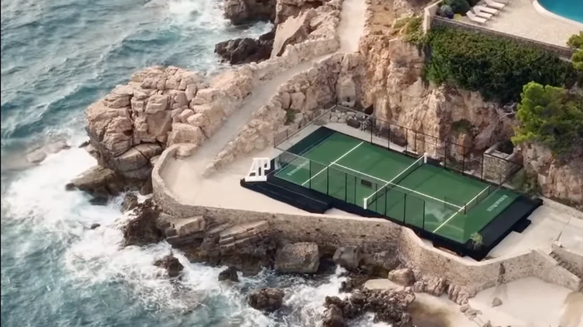 Audemars Piguet leva o padel a uma ilha privada no sul de França